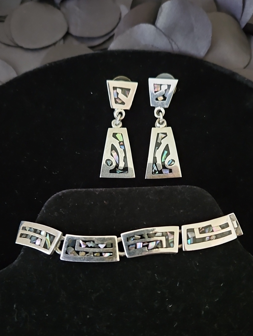 Twisted Gourd Symbolic Abalone Inlaid Silver Bracelet Weighs 42 Grams